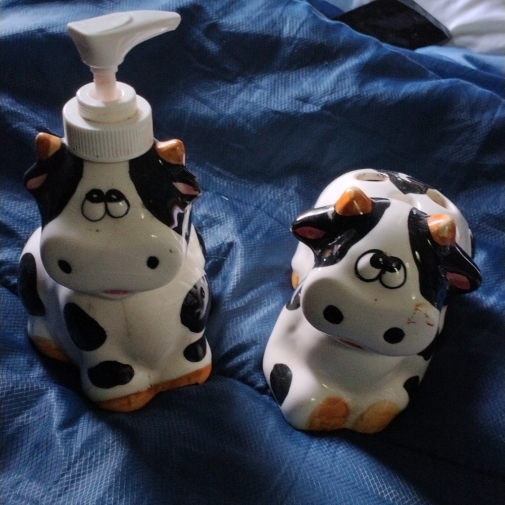 Cow Bathroom Set